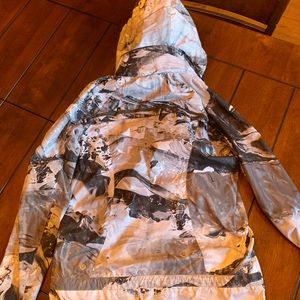 Lululemon Size 4 Windbreaker